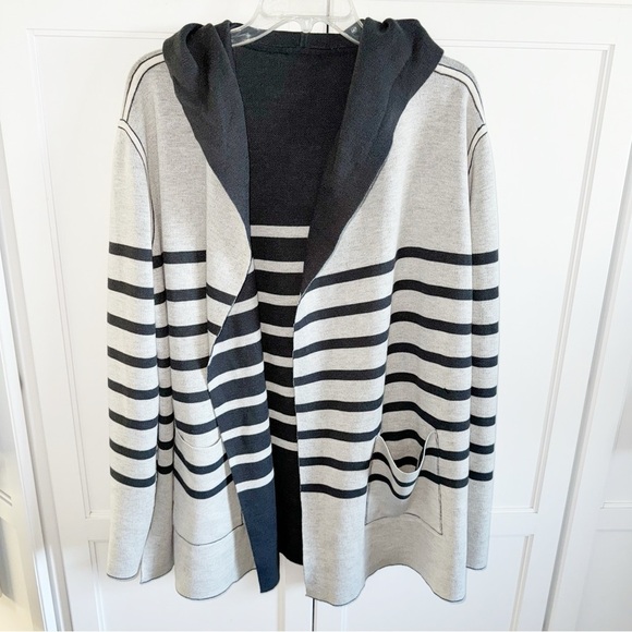 New! Splendid Sydney Cashblend Black/Gray Stripe Reversible Cardigan Sz Large - Picture 4 of 14